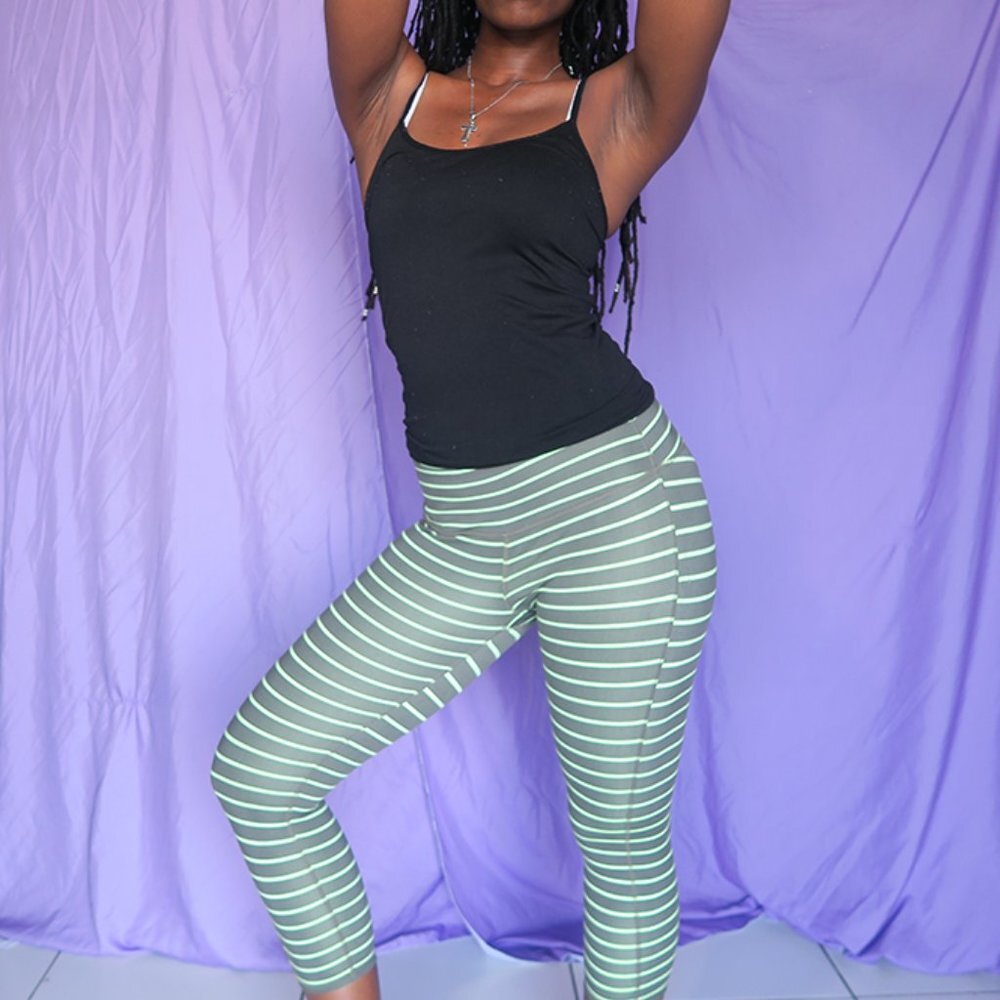 Athleta horizonal striped capris in green size S
